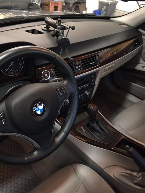 e90 phone mount